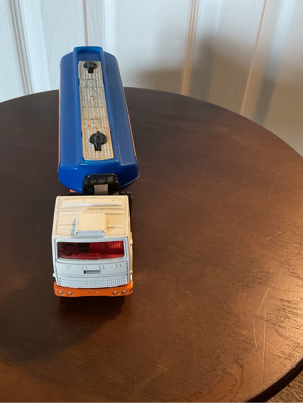 Gulf Branded Blue and Orange Toy Tanker Truck for Kids - Picture 4 of 12